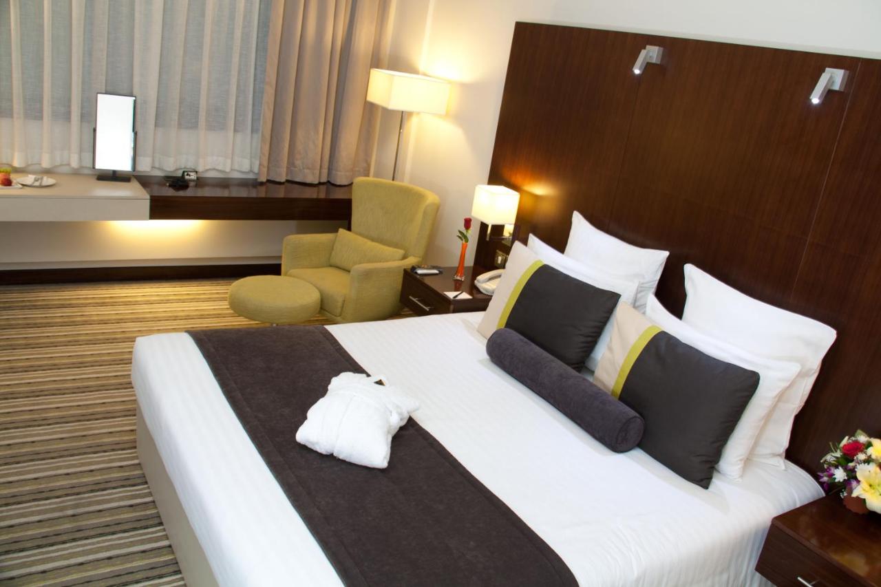 Aravi Hotel