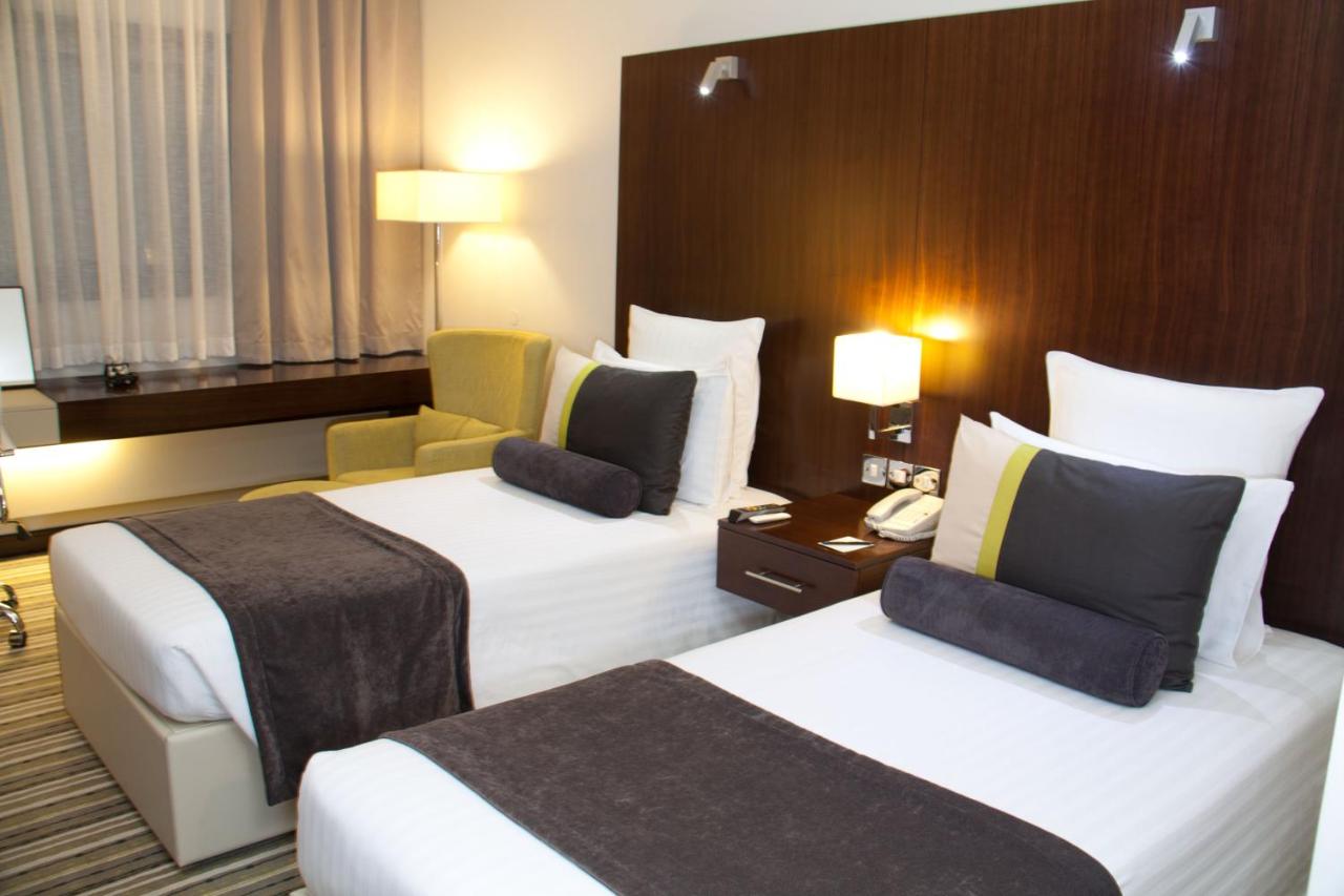 Aravi Hotel