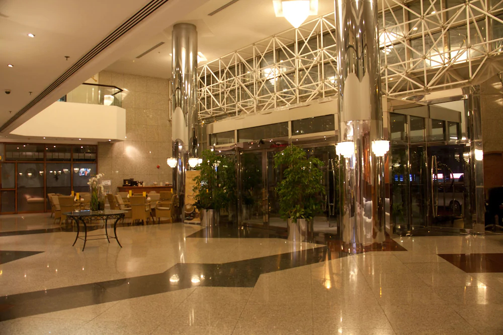 Aravi Hotel