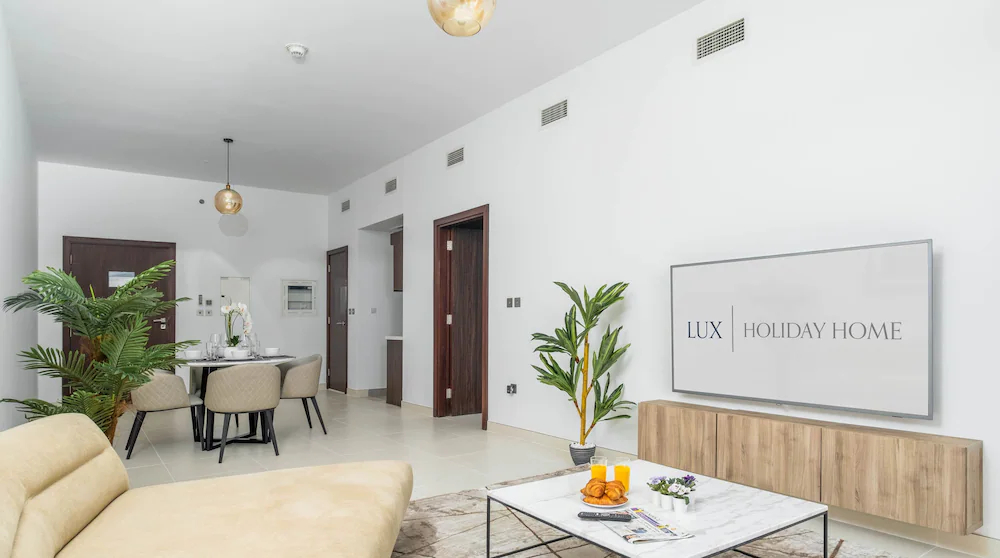 Azure Residence by LUX Holiday Home