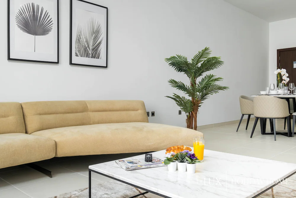 Azure Residence by LUX Holiday Home