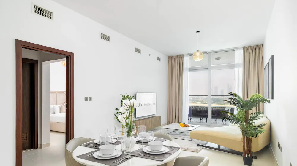 Azure Residence by LUX Holiday Home