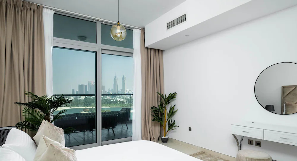 Azure Residence by LUX Holiday Home