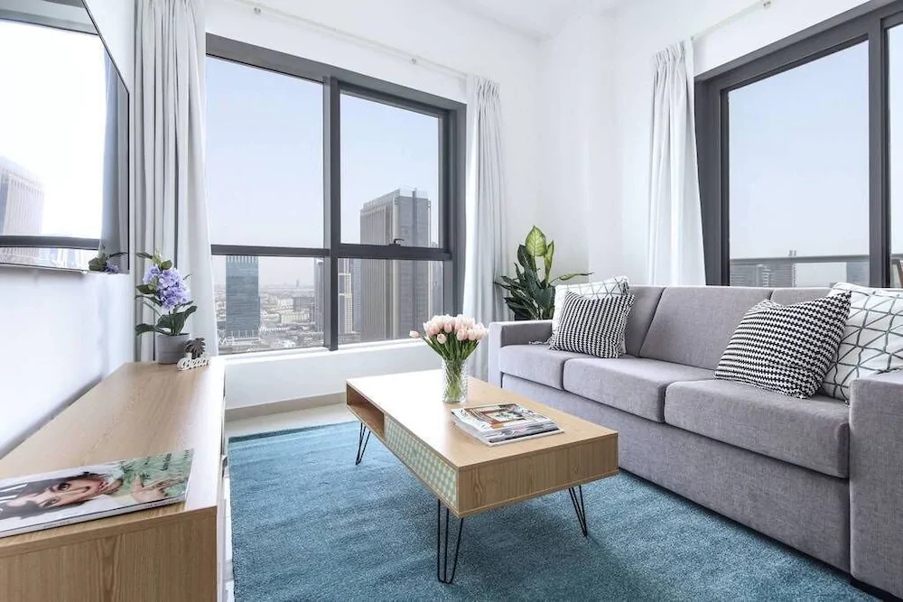Bay Central 1 by Frank Porter
