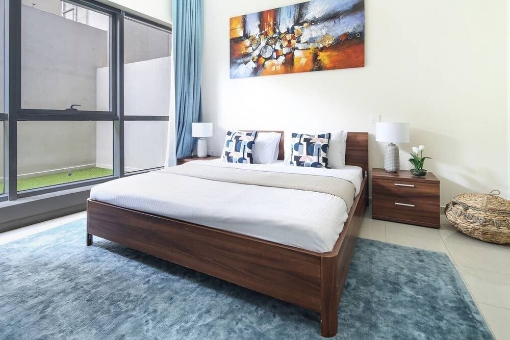 Bay Central 1 by Frank Porter
