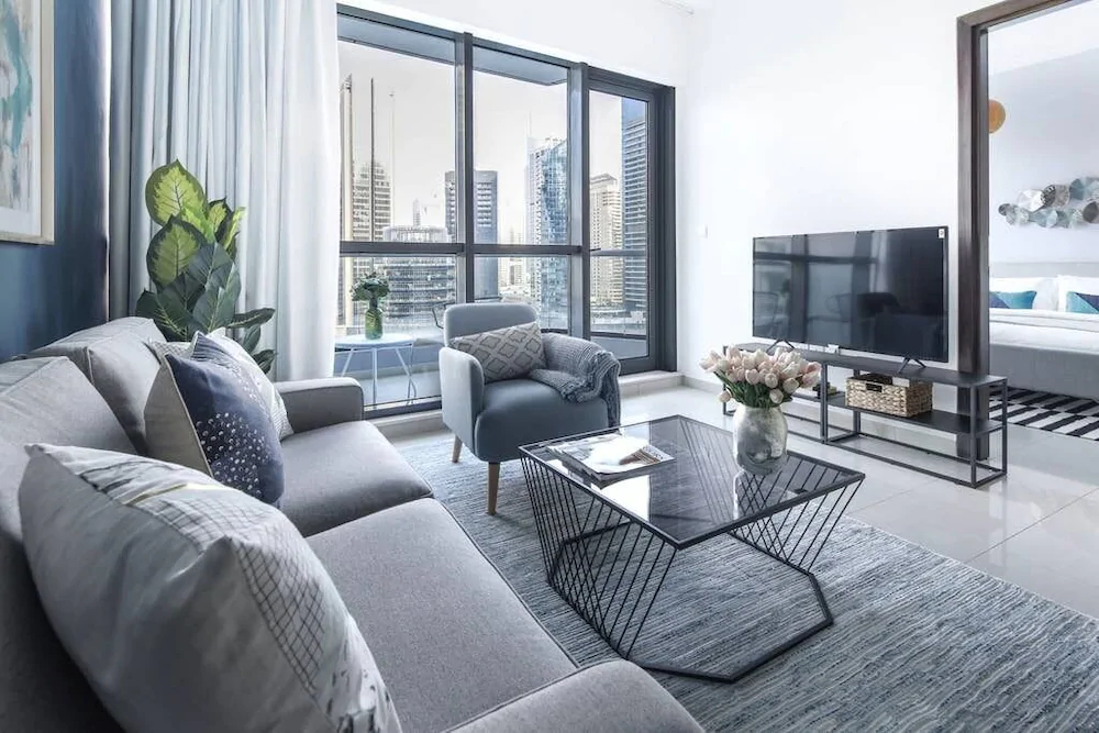 Bay Central 1 by Frank Porter