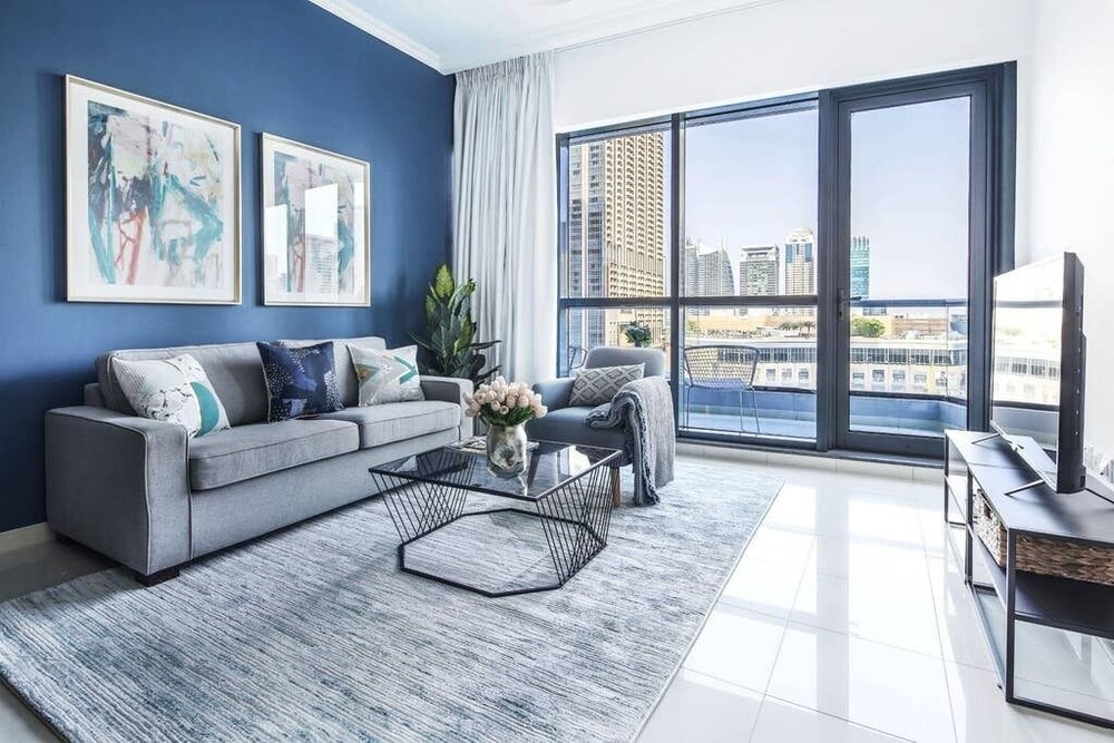 Bay Central 1 by Frank Porter