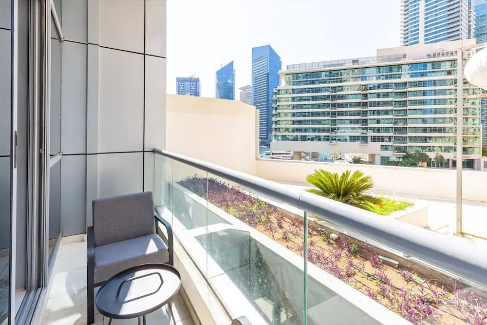 Bay Central 1 by Frank Porter