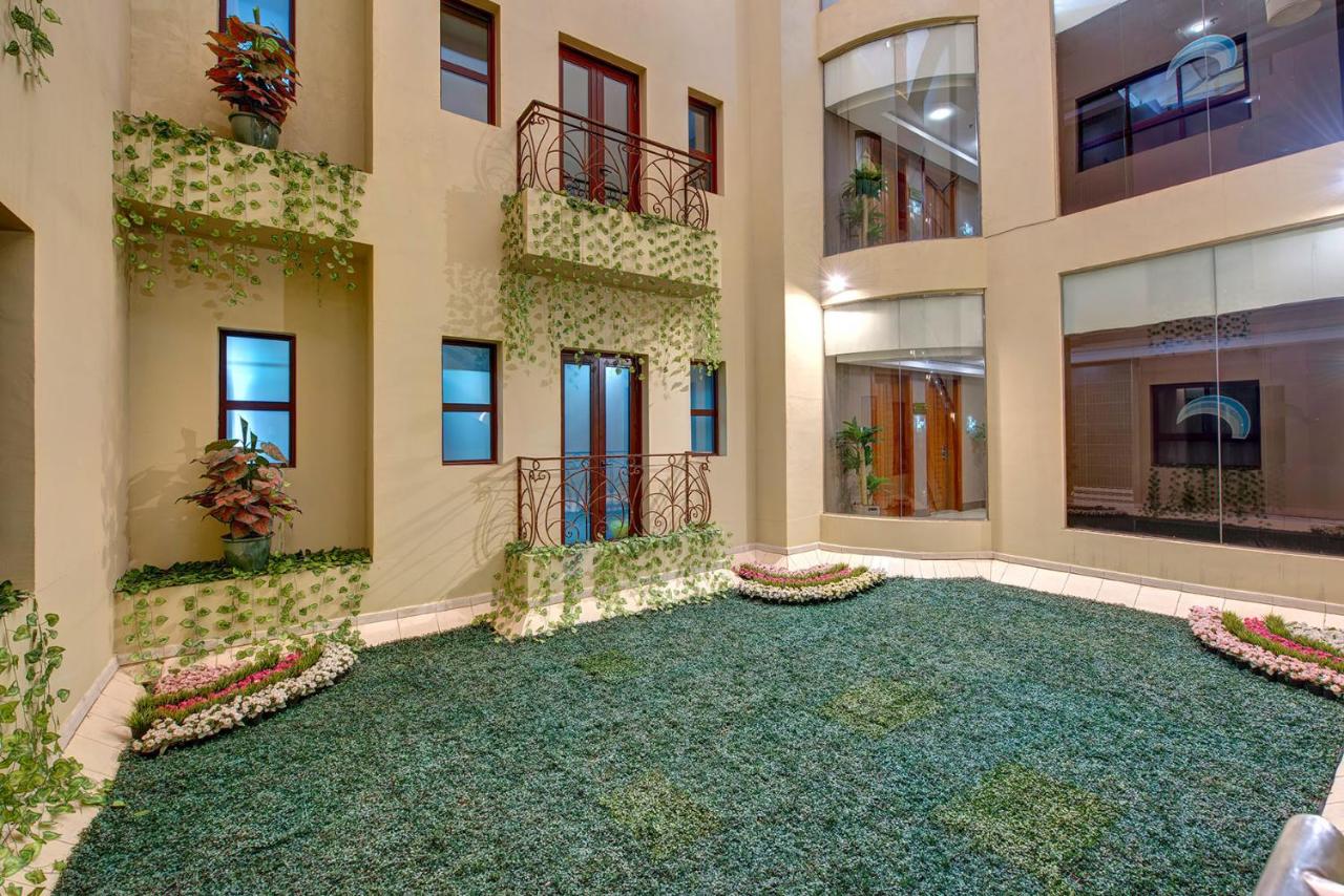 Beach Hotel Apartment