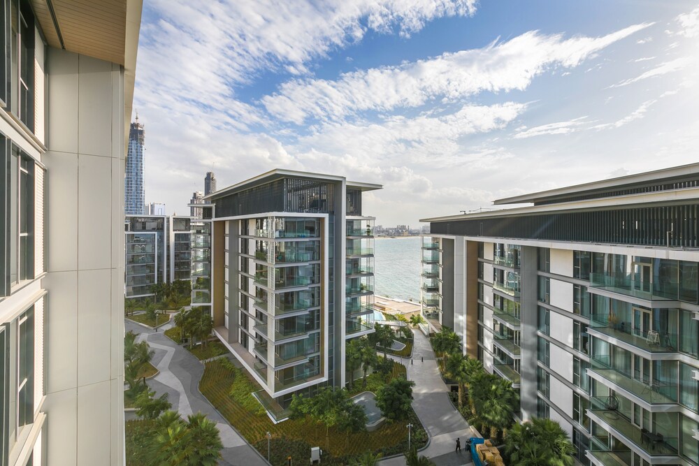 Blue Waters Building 4 by Driven Holiday Homes