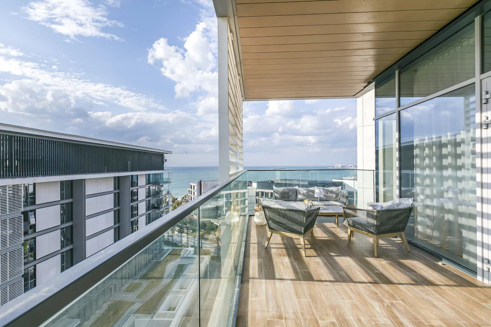 Blue Waters Building 4 by Driven Holiday Homes