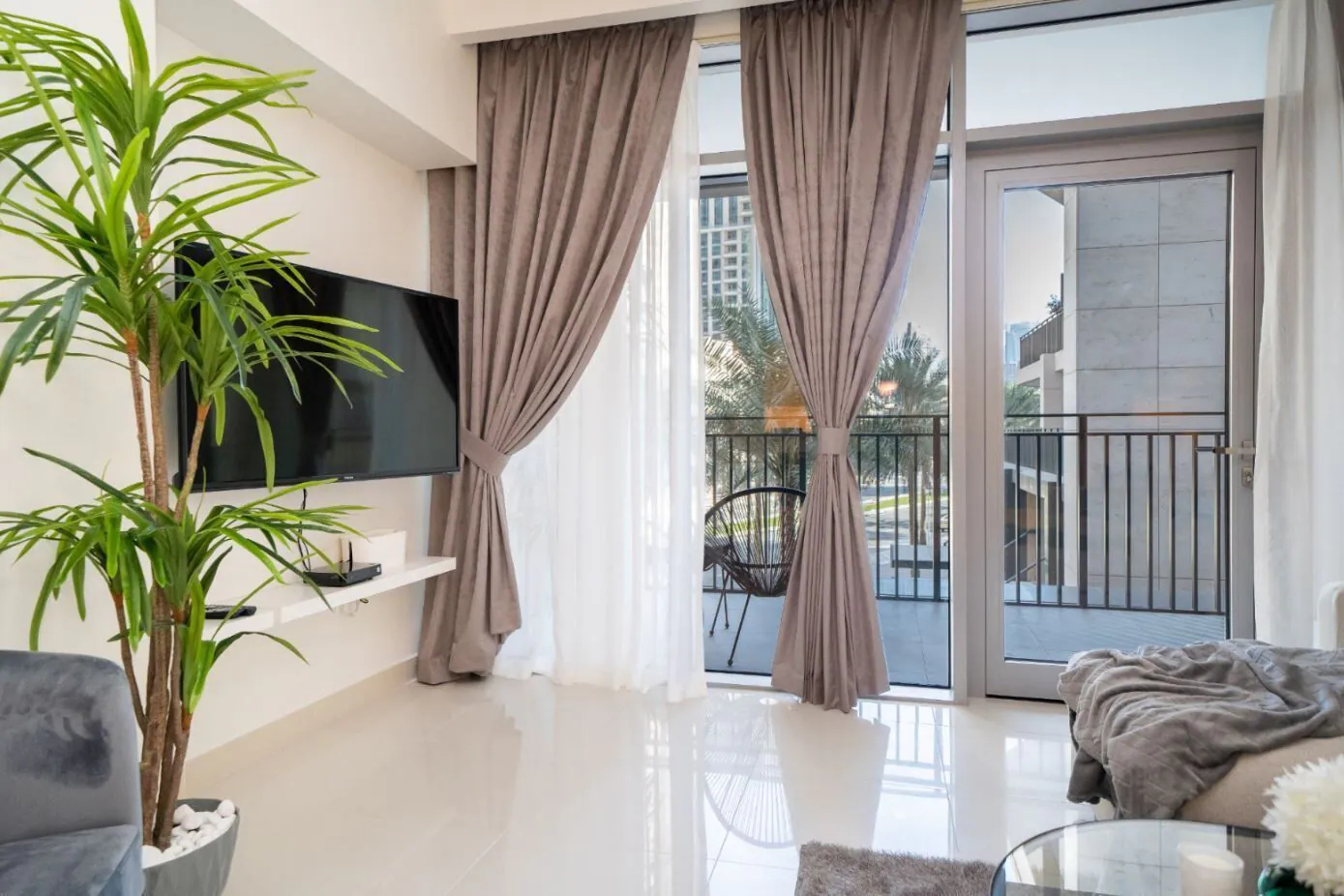 Boulevard Crescent by HiGuests Vacation Homes