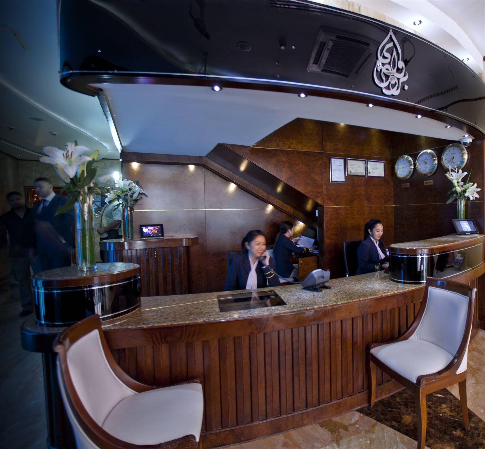 Broadway Hotel