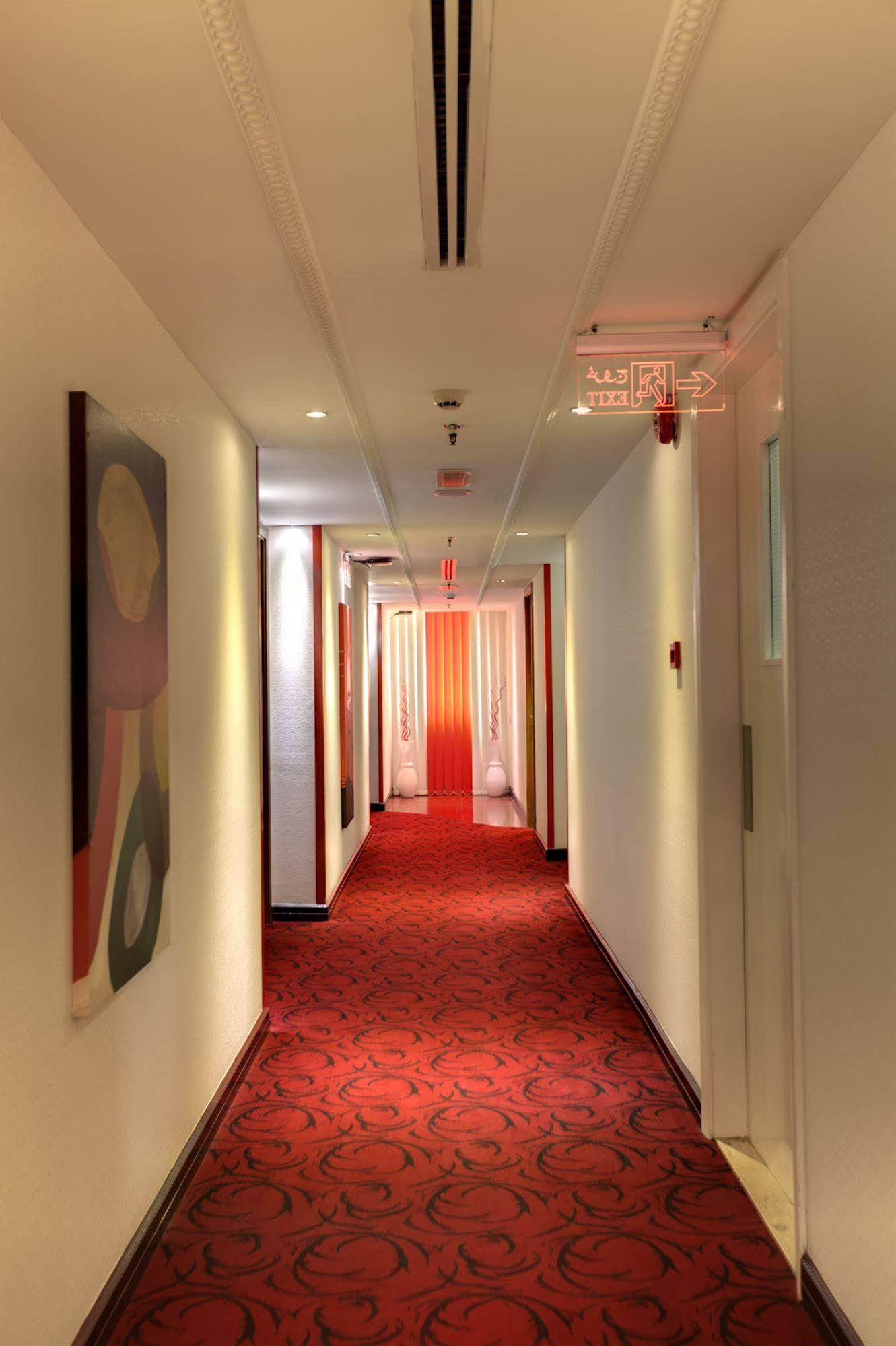 Broadway Hotel