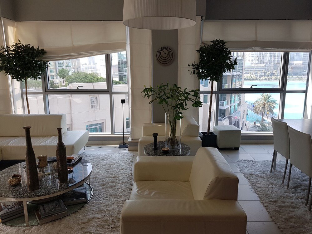 Burj Residence 7 by Bnbme