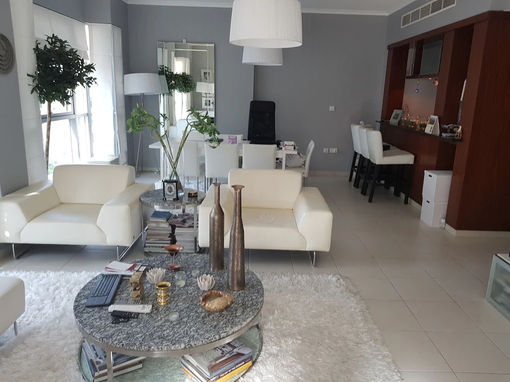 Burj Residence 7 by Bnbme