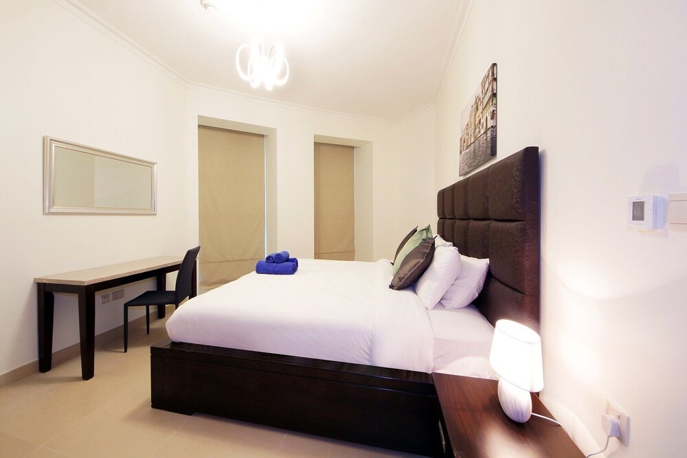 Burj Vista by New Arabian Holiday Homes