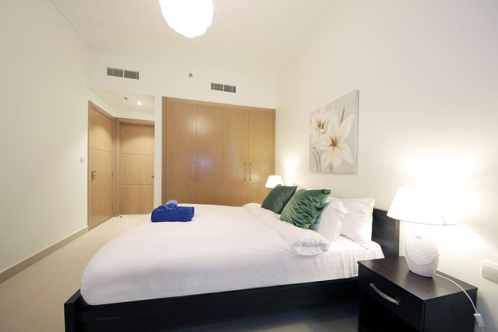 Burj Vista by New Arabian Holiday Homes