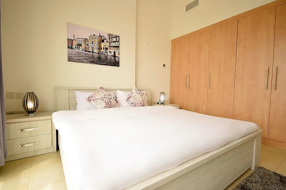 Canal Residence Euro by Key Host