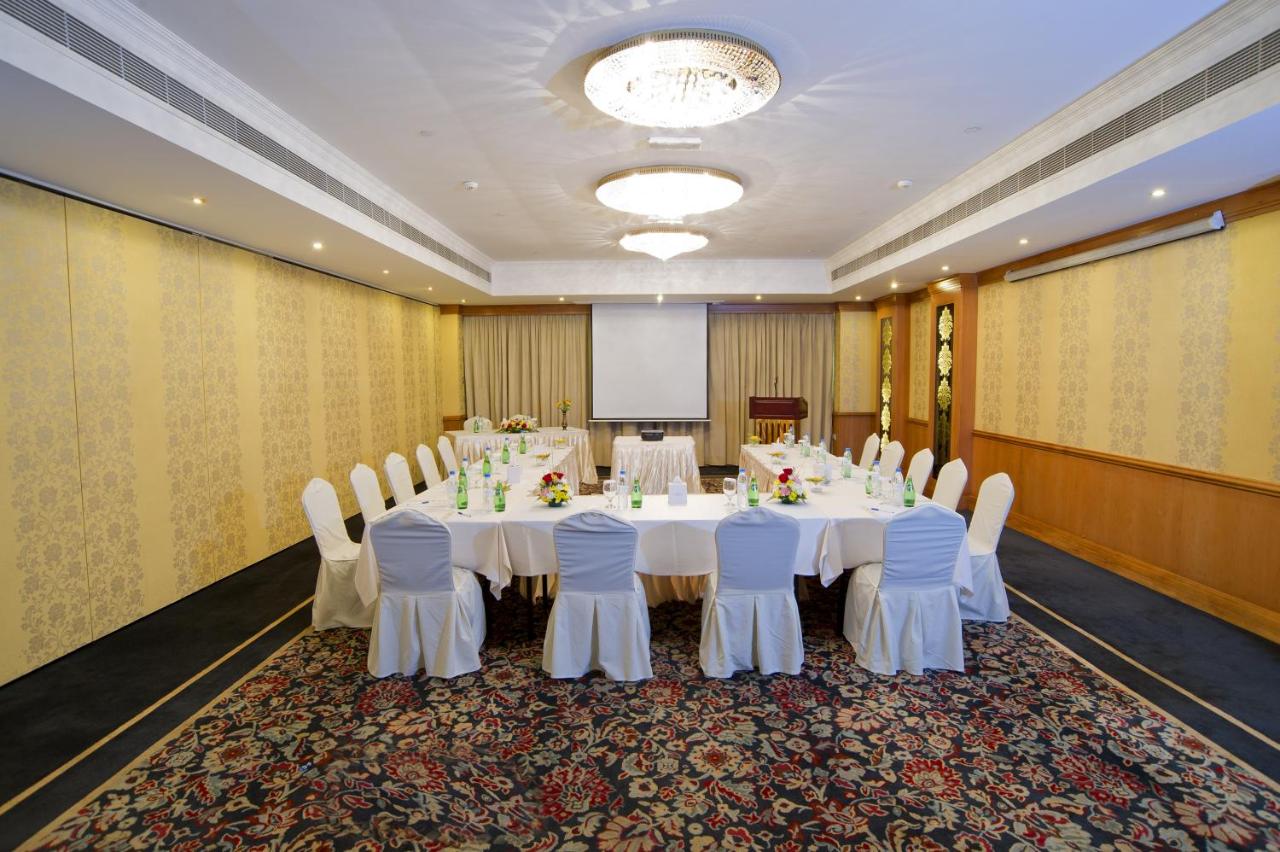 Carlton Tower Hotel Dubai
