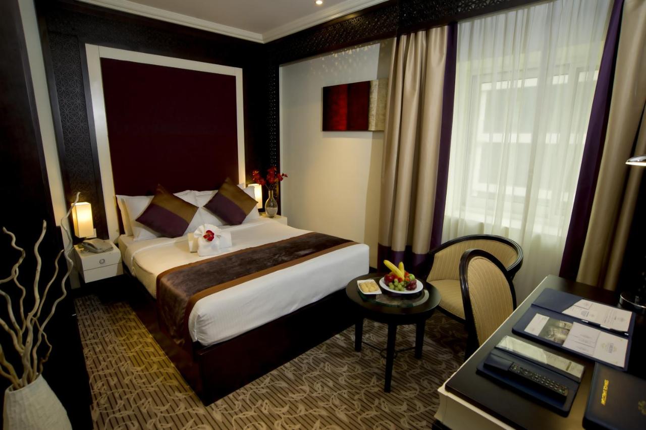 Carlton Tower Hotel Dubai