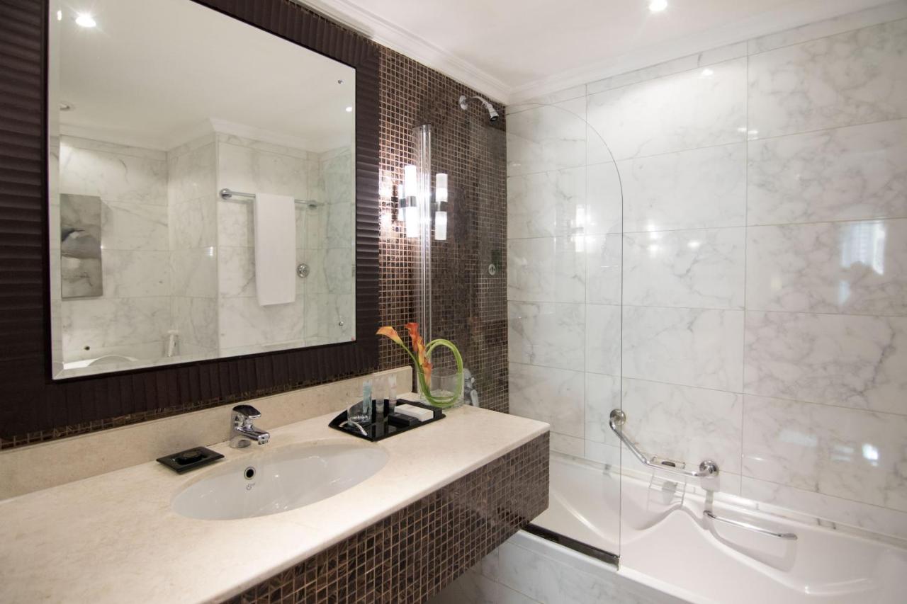 Carlton Tower Hotel Dubai