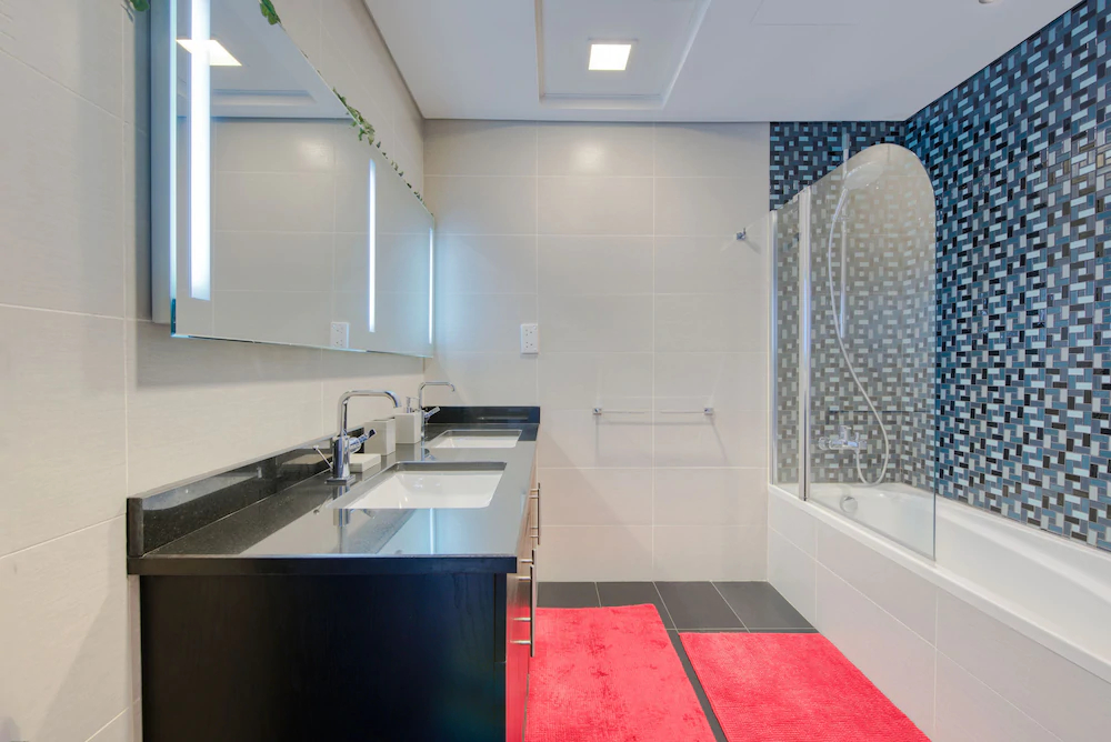 Cayan Tower by  Raine & Horne Holiday Homes