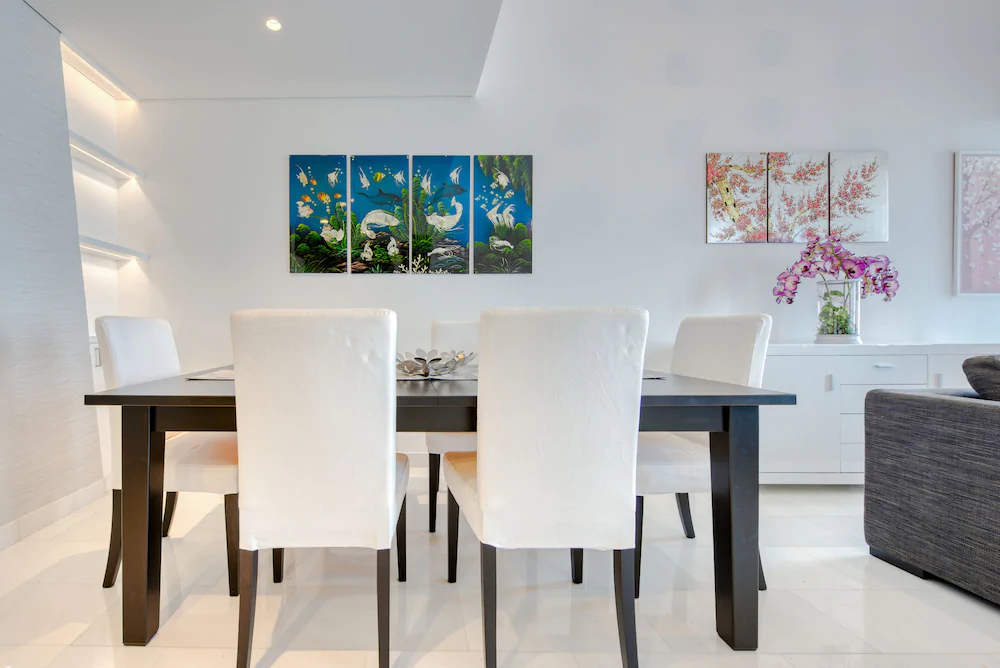 Cayan Tower by  Raine & Horne Holiday Homes