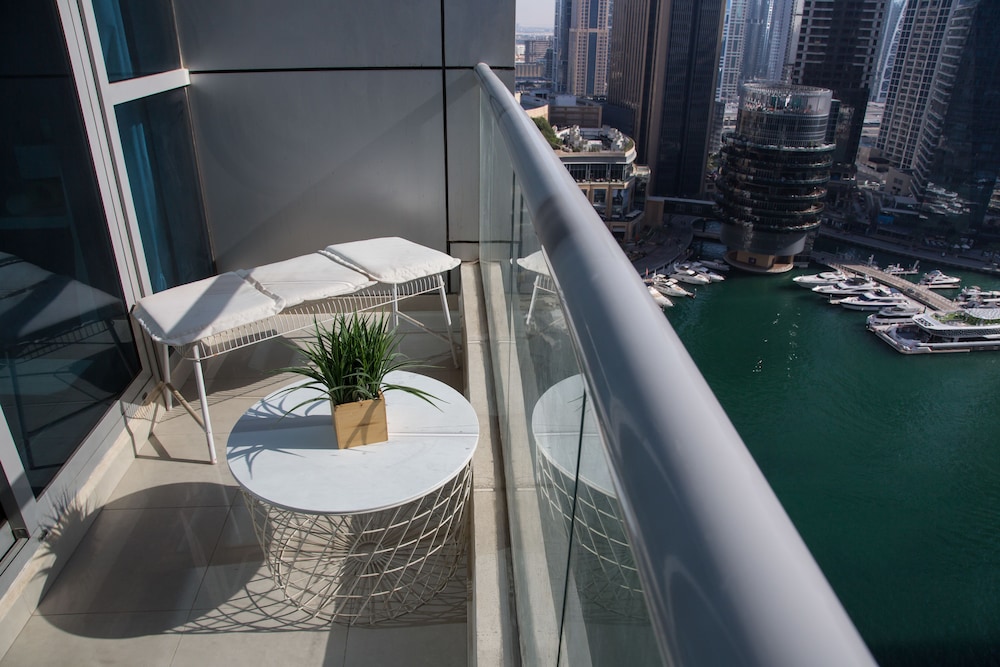 Central Tower by Hi Guests Vacation Homes