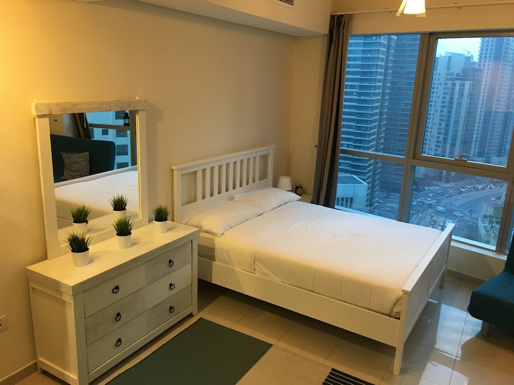Central Tower by Hi Guests Vacation Homes