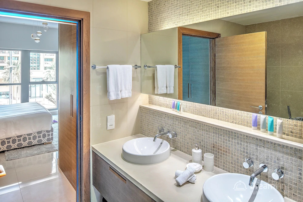 Claren Towers by Dream Inn Dubai