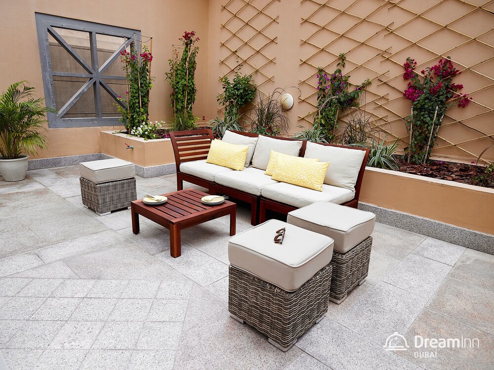 Claren Towers by Dream Inn Dubai