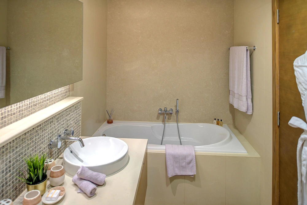 Claren Towers by Dream Inn Dubai
