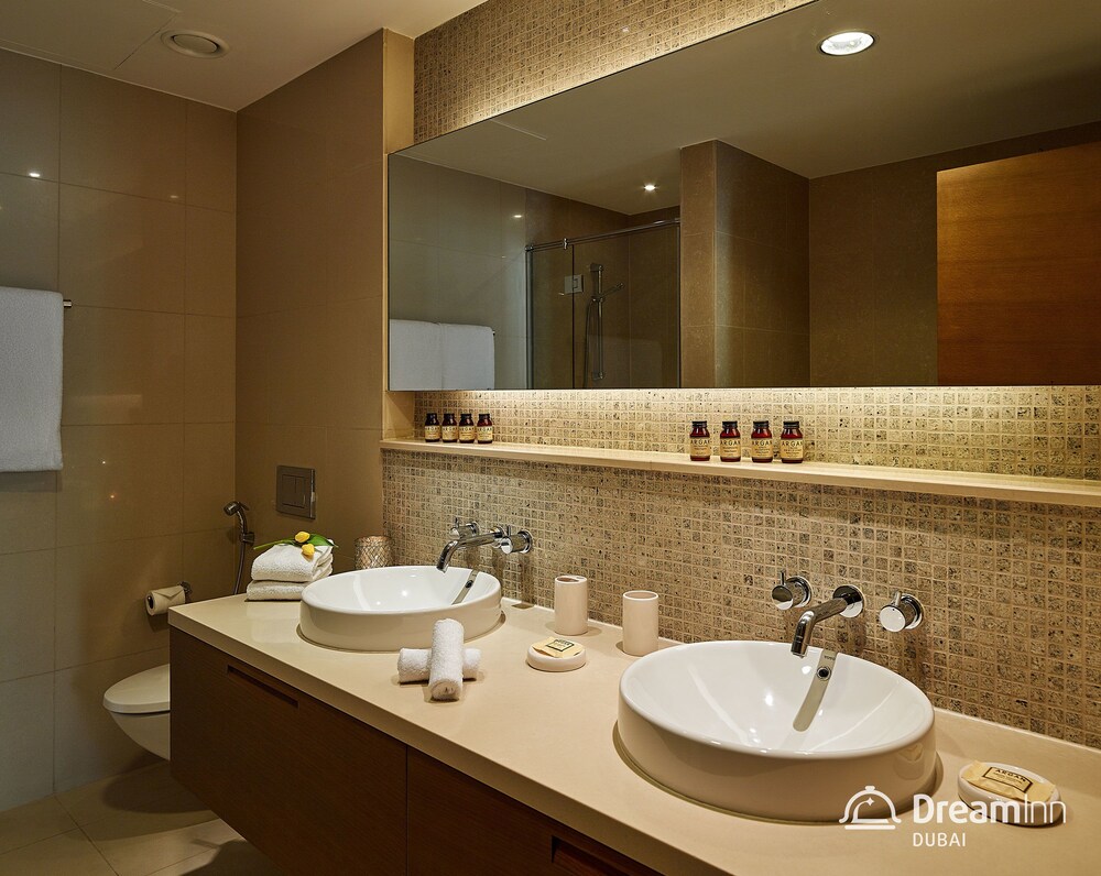 Claren Towers by Dream Inn Dubai