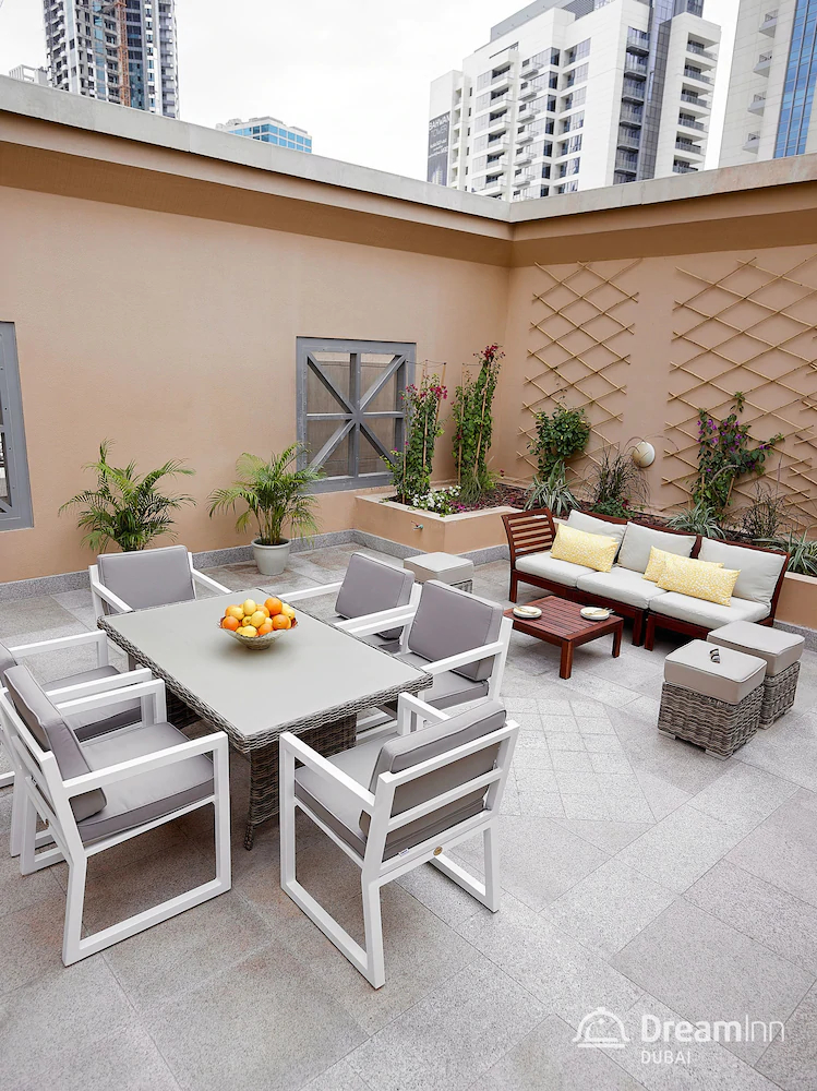 Claren Towers by Dream Inn Dubai