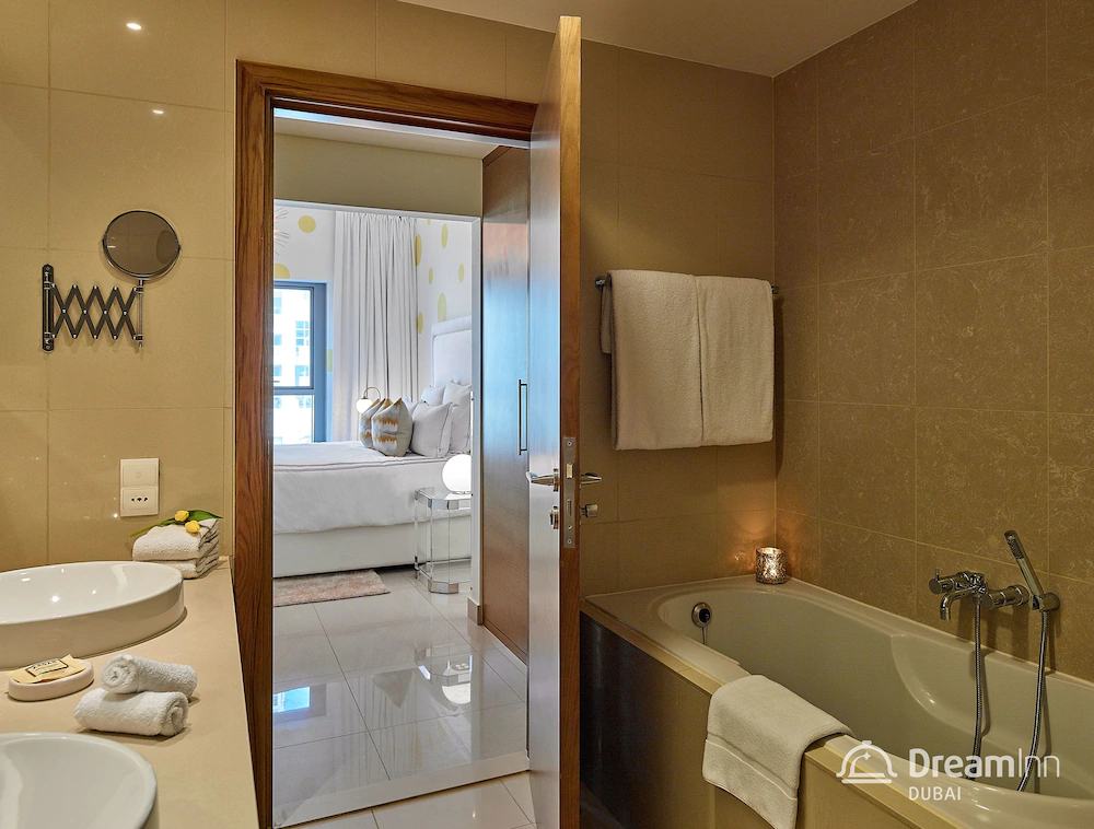 Claren Towers by Dream Inn Dubai