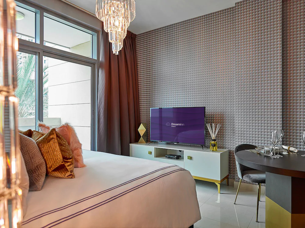 Claren Towers by Dream Inn Dubai
