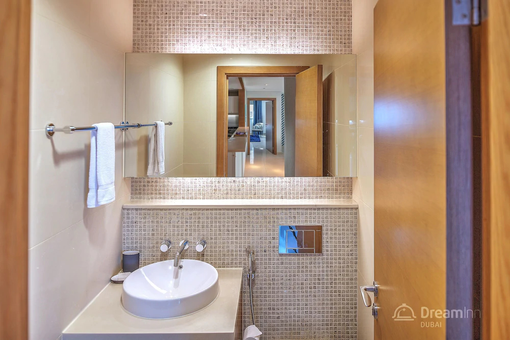 Claren Towers by Dream Inn Dubai