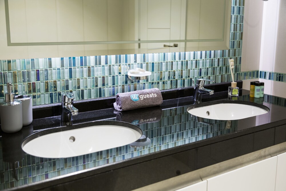 Damac Heights by HiGuests Vacation Homes