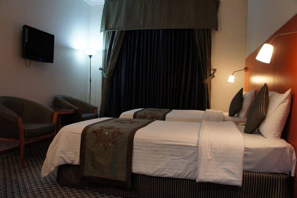 Boonmax Hotel