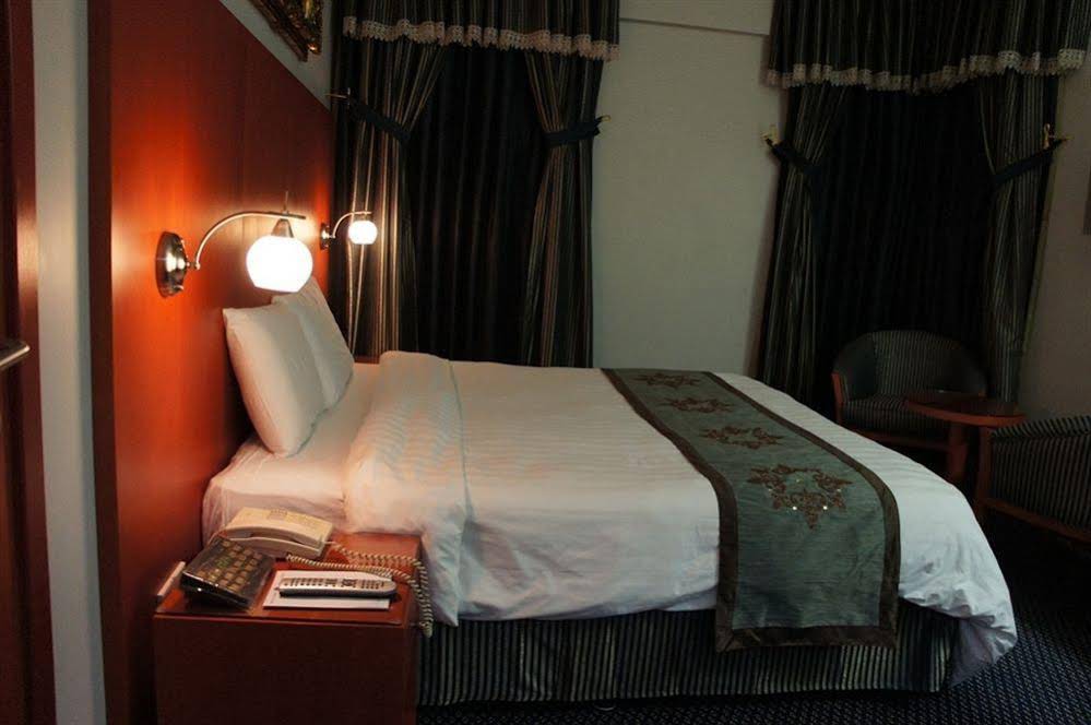 Boonmax Hotel
