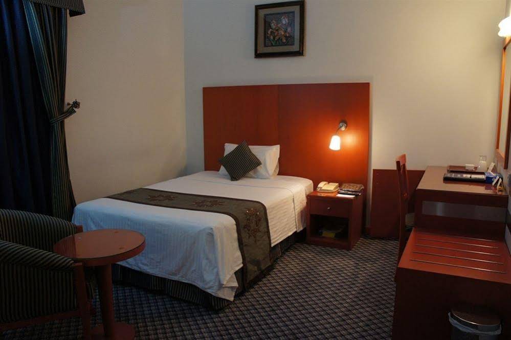 Boonmax Hotel