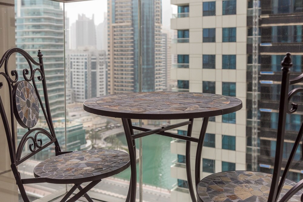 Dubai Marina Towers by Deluxe Holiday Homes