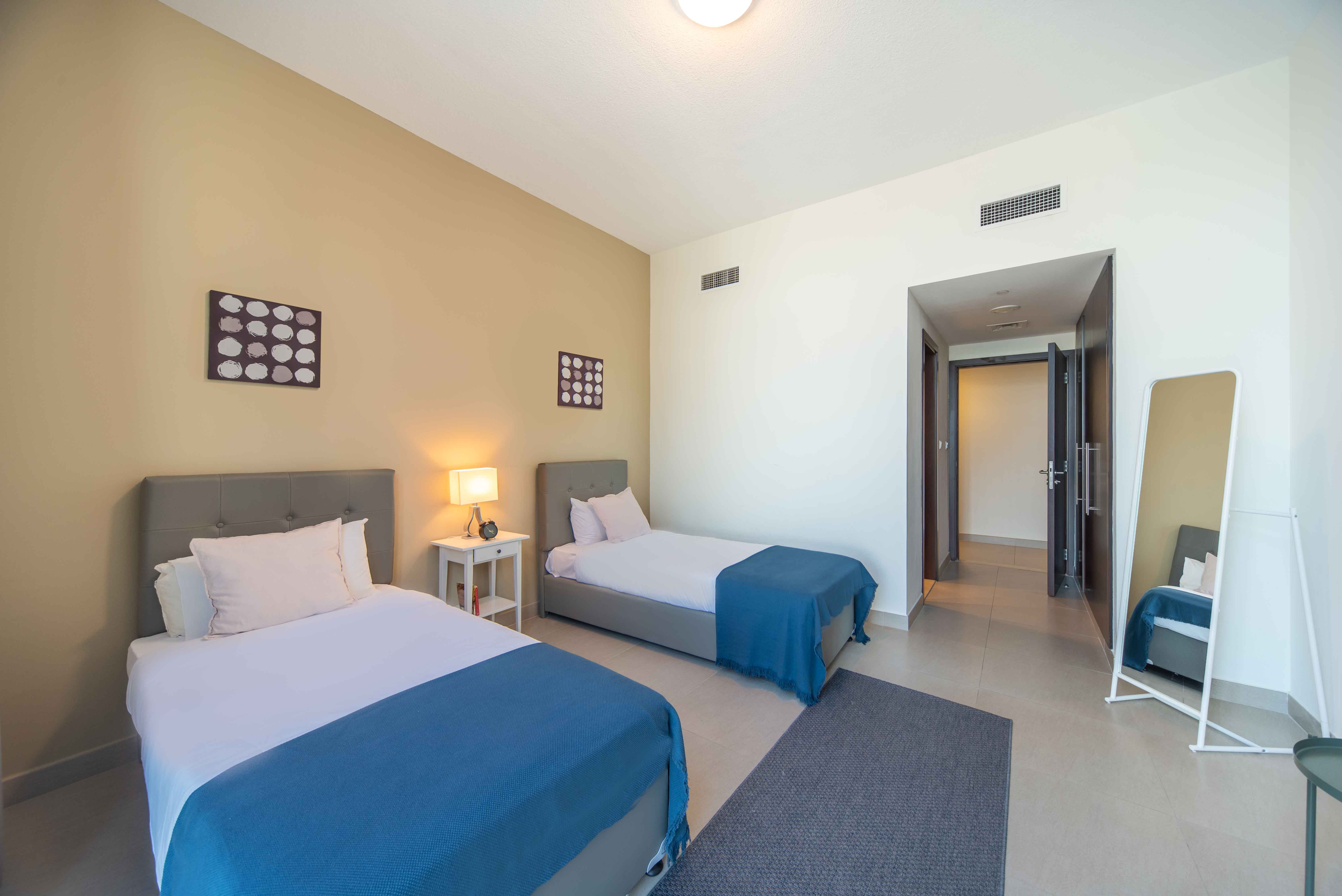 Dubai Wharf by Higuests Vacation Homes