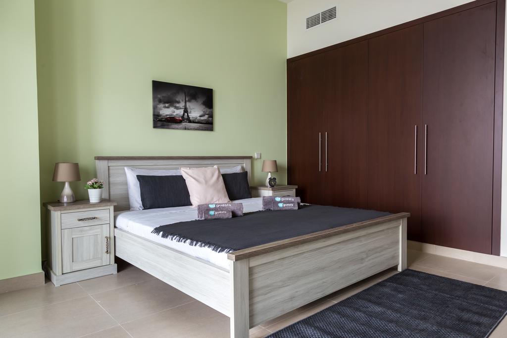 Dubai Wharf by Higuests Vacation Homes