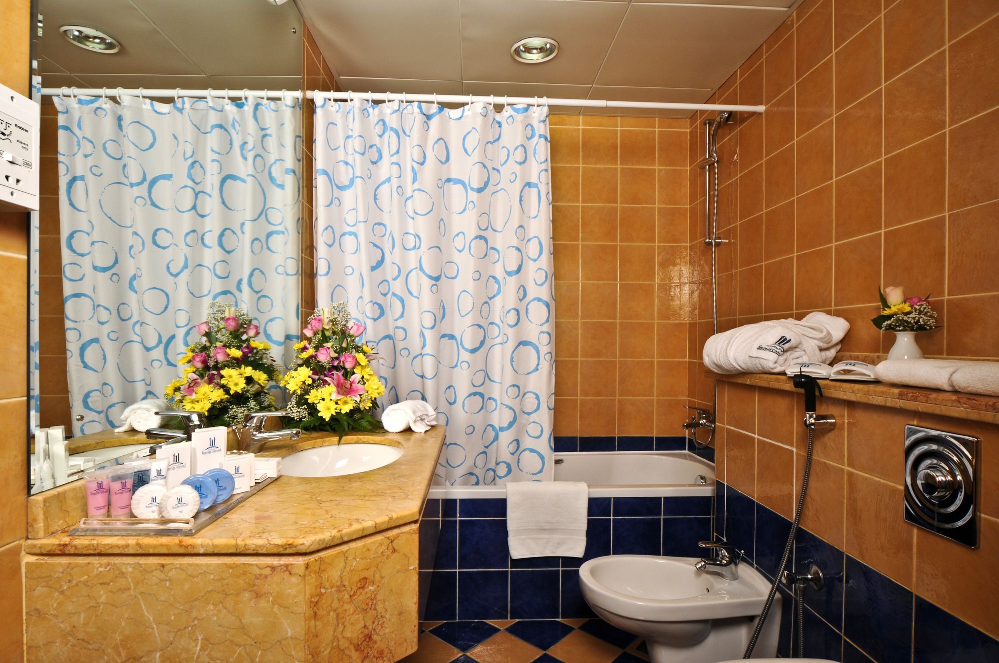 Royal Concorde Hotel & Suite