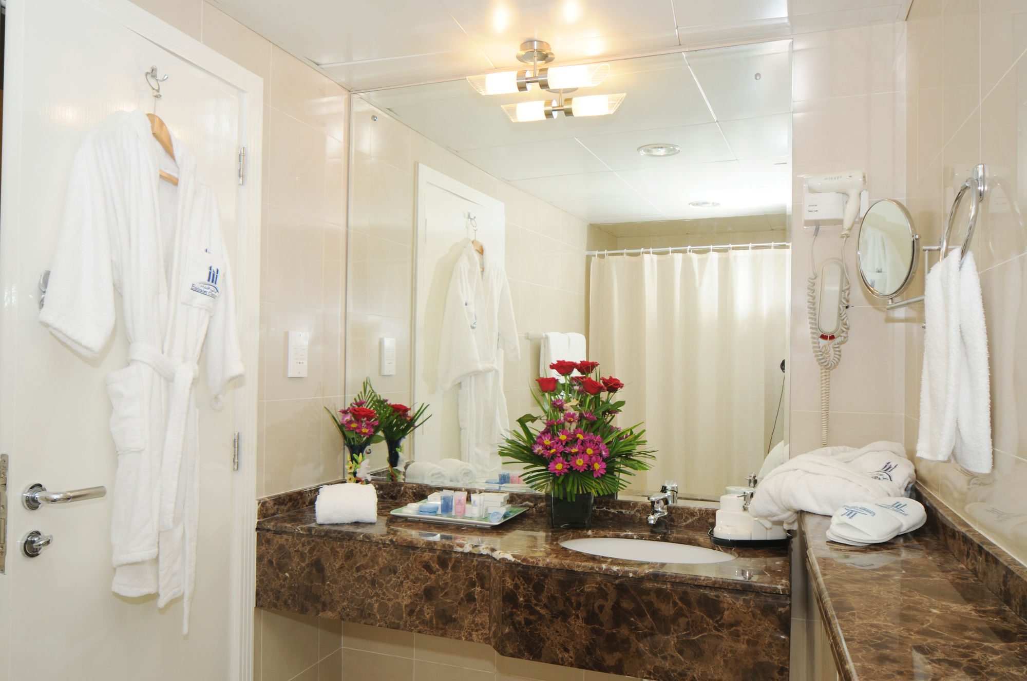 Royal Concorde Hotel & Suite