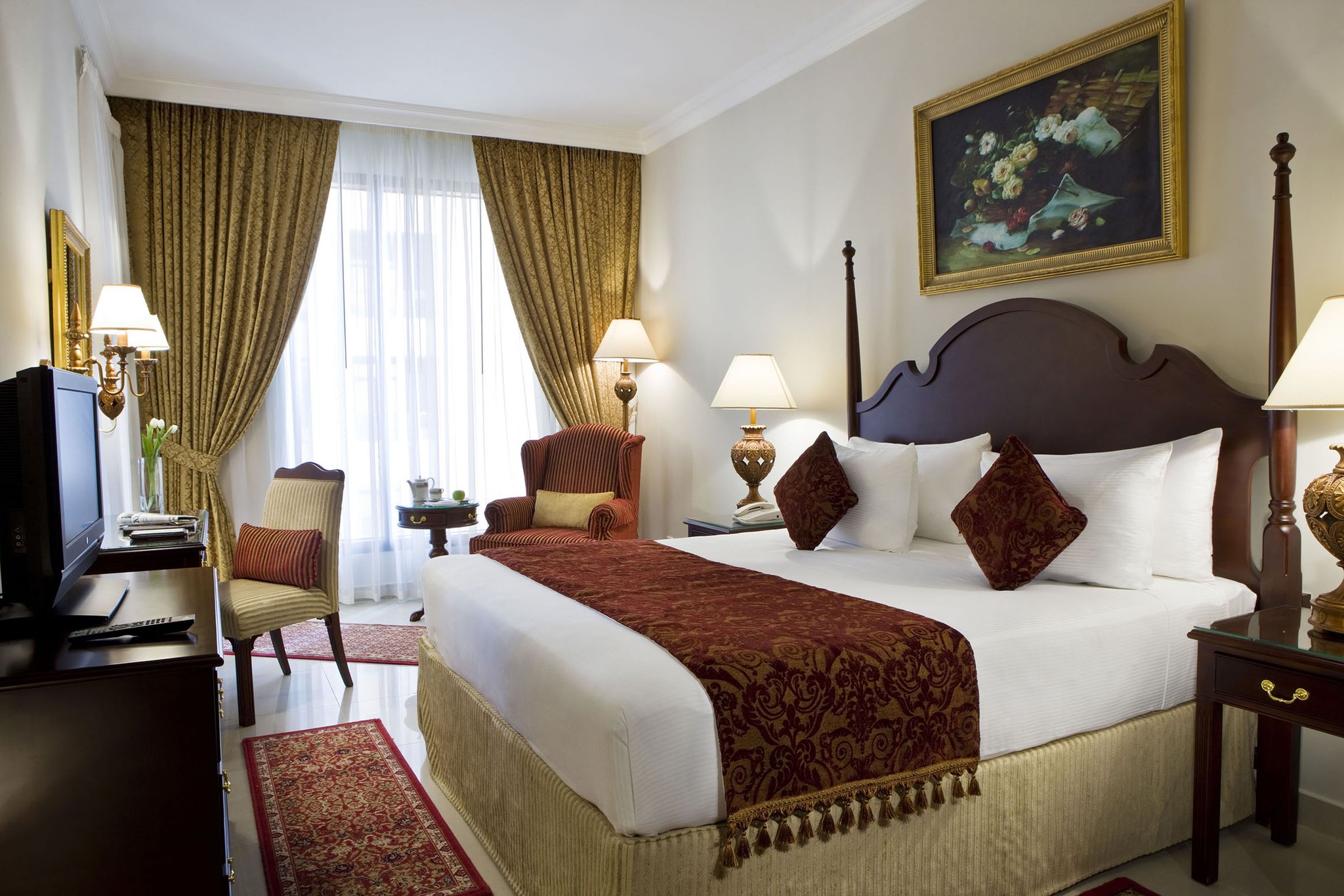 Two Seasons Hotel & Apartments
