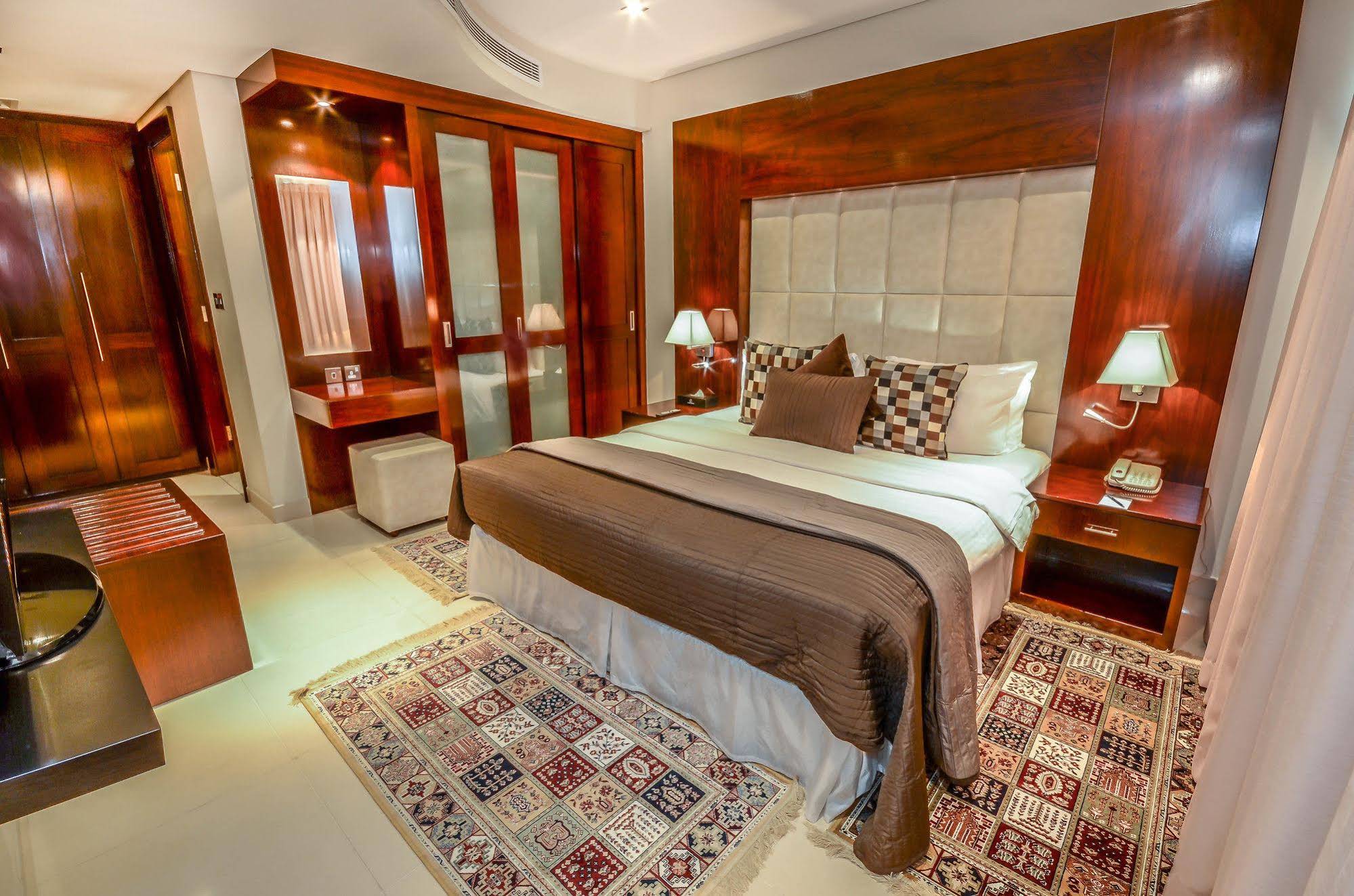 Al Salam Grand Hotel Apartments