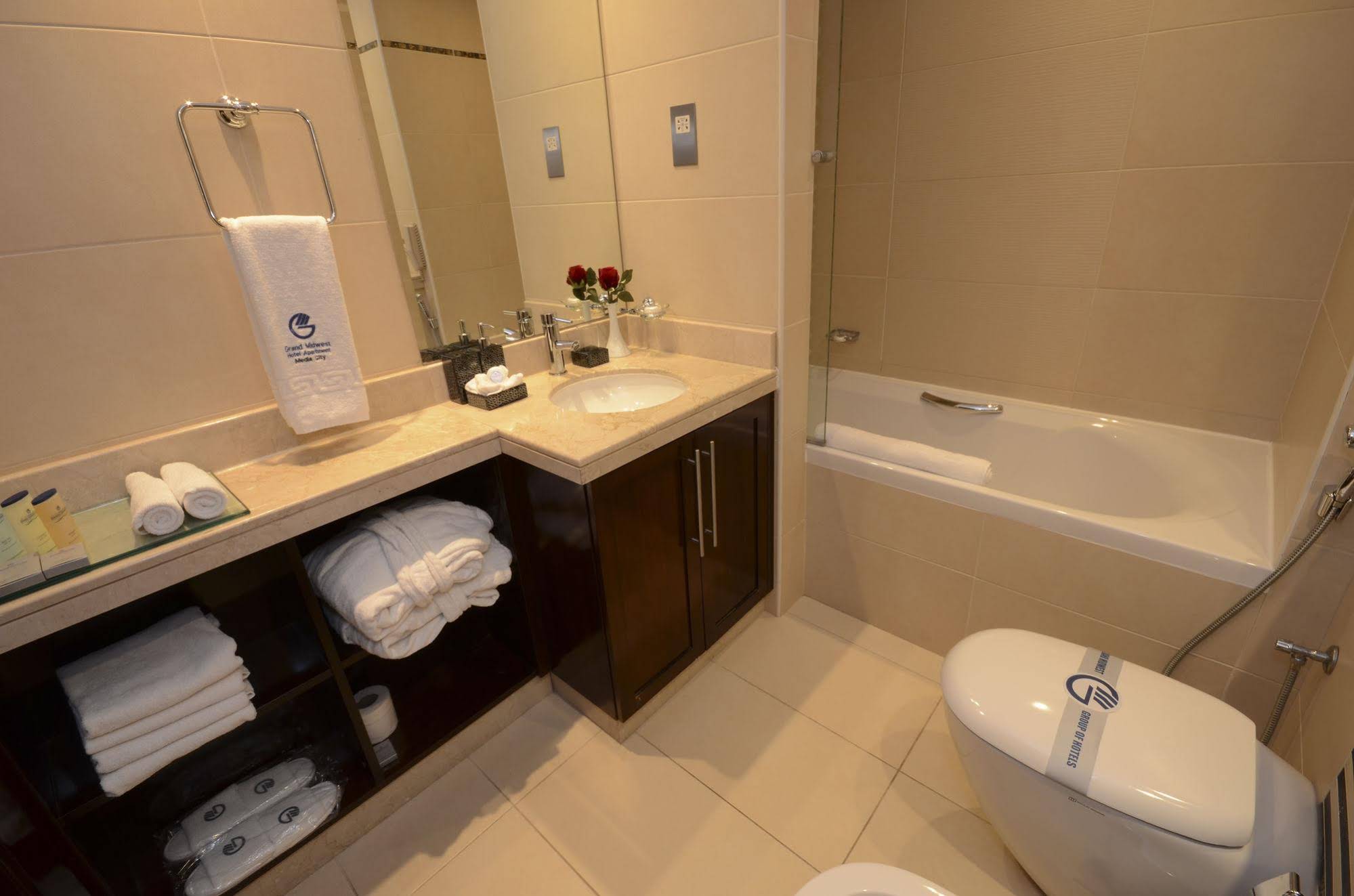 Al Salam Grand Hotel Apartments